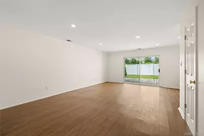 650 Newbridge Road #15, East Meadow, NY 11554 - Photo 8