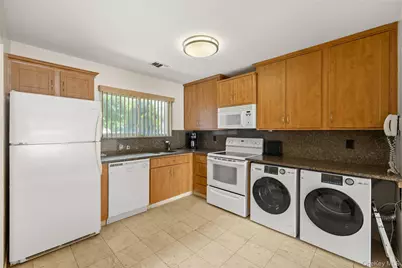 650 Newbridge Road #15, East Meadow, NY 11554 - Photo 4