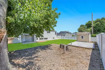 112 Washington Street, Farmingdale, NY 11735 - Photo 8