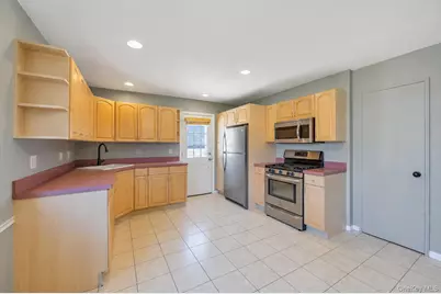 112 Washington Street, Farmingdale, NY 11735 - Photo 16