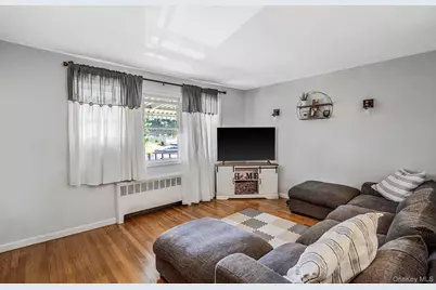 168 W 21st Street, Deer Park, NY 11729 - Photo 6