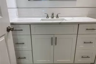 840 Montauk Hwy, Copiague, NY 11726 - Photo 16