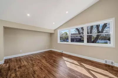 25 Greentree Drive, Oakdale, NY 11769 - Photo 10