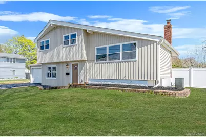 25 Greentree Drive, Oakdale, NY 11769 - Photo 2