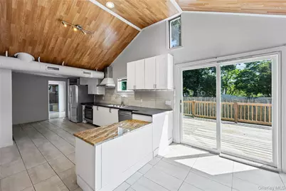 3 Laurel Road W, Mastic Beach, NY 11951 - Photo 6
