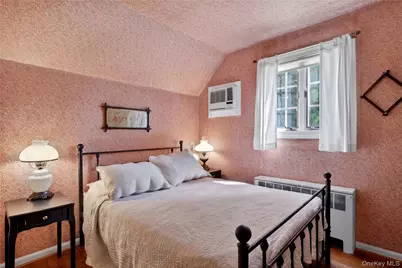 18 Old Farm Road, East Hills, NY 11577 - Photo 16