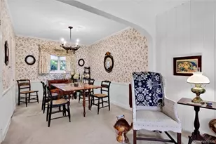 18 Old Farm Rd, East Hills, NY 11577 - Photo 10