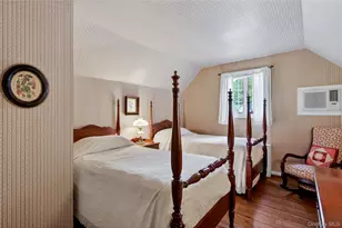 18 Old Farm Rd, East Hills, NY 11577 - Photo 18