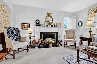 18 Old Farm Road, East Hills, NY 11577 - Photo 8