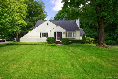 18 Old Farm Road, East Hills, NY 11577 - Photo 2