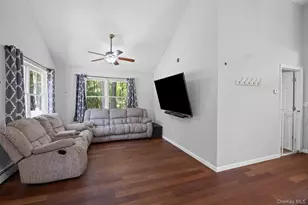 283 Railroad Ave, Center Moriches, NY 11934 - Photo 2