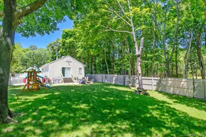 283 Railroad Avenue, Center Moriches, NY 11934 - Photo 14