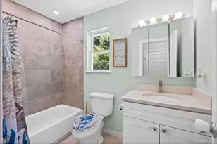 283 Railroad Ave, Center Moriches, NY 11934 - Photo 12