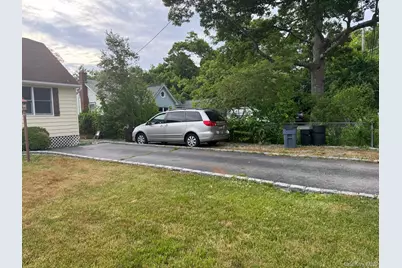 218 Bayview Drive, Mastic Beach, NY 11951 - Photo 16
