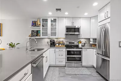 17 Top Of The Rdg #A5, Mamaroneck, NY 10543 - Photo 6