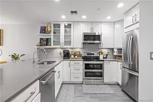 17 Top of the Ridge, Mamaroneck, NY 10543 - Photo 6