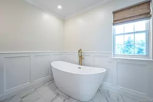 20 Hancock Ct, South Setauket, NY 11720 - Photo 12