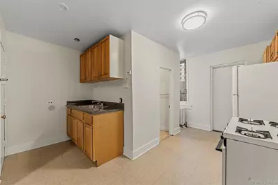 158 Willow Street #4B, Yonkers, NY 10701 - Photo 1