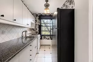 75-05 210th St, Oakland Gardens, NY 11364 - Photo 10