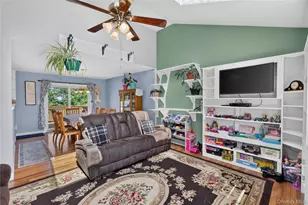 14 Blossom Grove Ct, Highland, NY 12528 - Photo 4
