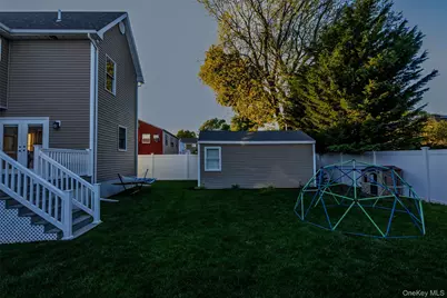 122 Linton Avenue, Lindenhurst, NY 11757 - Photo 36