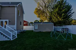 122 Linton Ave, Lindenhurst, NY 11757 - Photo 36
