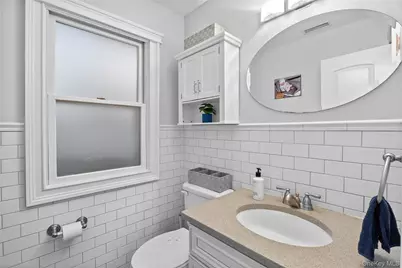 122 Linton Avenue, Lindenhurst, NY 11757 - Photo 22