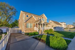122 Linton Ave, Lindenhurst, NY 11757 - Photo 2