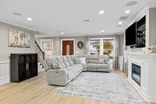 122 Linton Ave, Lindenhurst, NY 11757 - Photo 6