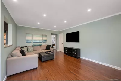 75 Edwards Street #1C, Roslyn Heights, NY 11577 - Photo 6