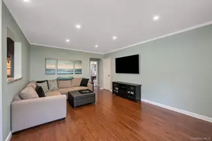75 Edwards St, Roslyn Heights, NY 11577 - Photo 6