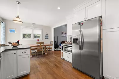 857 Milligan Lane, West Islip, NY 11795 - Photo 6