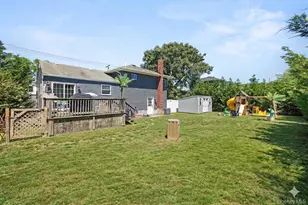 857 Milligan Ln, West Islip, NY 11795 - Photo 16