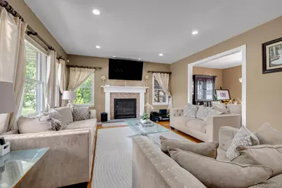 146 Melville Road, Farmingdale, NY 11735 - Photo 4