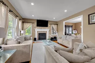 146 Melville Rd, Farmingdale, NY 11735 - Photo 4