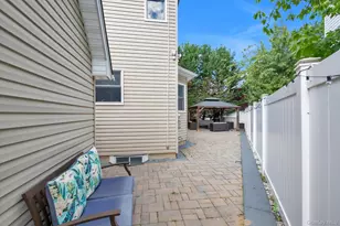 146 Melville Rd, Farmingdale, NY 11735 - Photo 22