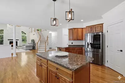 83 Saint Andrews Lane, Hopewell Junction, NY 12533 - Photo 6