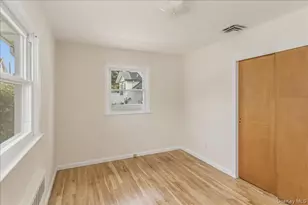 17 Duryea Pl, Lynbrook, NY 11563 - Photo 12