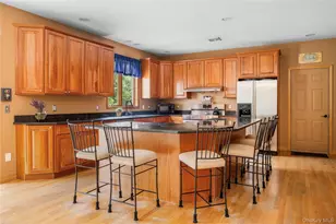 145 Baldwin Pl, Cutchogue, NY 11935 - Photo 4