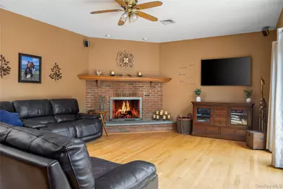 145 Baldwin Place, Cutchogue, NY 11935 - Photo 6