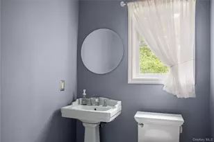 145 Baldwin Pl, Cutchogue, NY 11935 - Photo 10