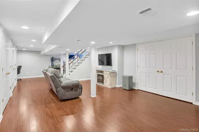 9 Carrol Place, Greenlawn, NY 11740 - Photo 14