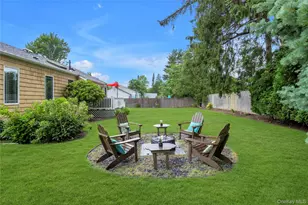 9 Carrol Pl, Greenlawn, NY 11740 - Photo 16