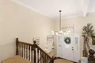 3 Del Pl, Hauppauge, NY 11788 - Photo 6