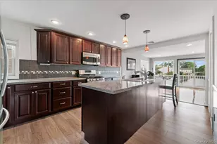 631 Lincoln St, Baldwin, NY 11510 - Photo 2