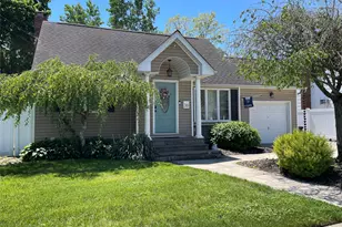 36 34th St, Copiague, NY 11726 - Photo 2