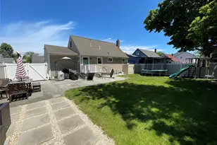 36 34th St, Copiague, NY 11726 - Photo 22