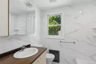 1 Alvin St, Glen Cove, NY 11542 - Photo 6