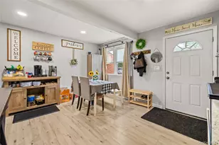 1632 N Thompson Dr, Bay Shore, NY 11706 - Photo 2