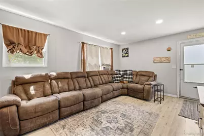 1632 N Thompson Drive, Bay Shore, NY 11706 - Photo 10